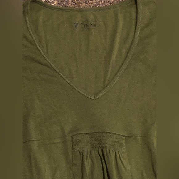 VS Victoria’s Secret Tee Shop Green V-Neck Tunic Top Long Sleeves Women’s S/M - Picture 2 of 3